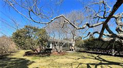 A PREMIER LOCATION IN AMAGANSETT