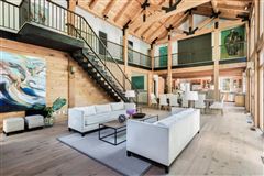MODERN BARN-STYLE COMPOUND