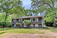 BEAUTIFUL INVESTMENT OPPORTUNITY IN SAG HARBOR VILLAGE