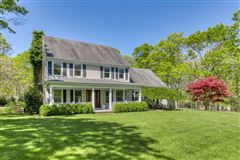 PEACEFUL PRIVATE SANCTUARY IN SAG HARBOR
