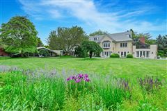 INCREDIBLE OPPORTUNITY ON FABLED FURTHER LANE