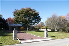 IMMACULATE CENTRALLY-LOCATED RANCH
