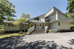 TRUE CONTEMPORARY HOME