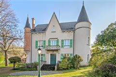 SUPERB CIRCA 1850 PROPERTY