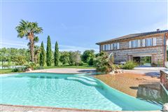 LARGE AND BEAUTIFUL ENCLOSED ESTATE