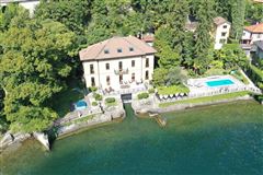 AMAZING LAKESIDE PROPERTY