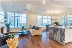 Apartment/Condo/Town