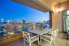 BESPOKE STONELEIGH PENTHOUSE WITH HOTEL AMENITIES