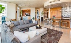GORGEOUS PENTHOUSE RESIDENCE
