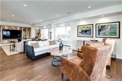 SOPHISTICATED PENTHOUSE IN CHEESMAN GARDENS