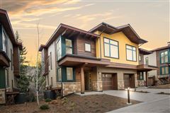 THE ESSENCE OF MOUNTAIN CONTEMPORARY ELEGANCE