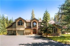 BEAUTIFUL RIVERFRONT SETTING