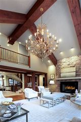 LARGE LUXURIOUS SKI-IN-SKI-OUT HOME