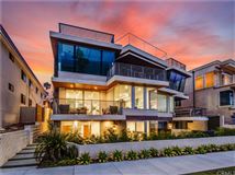 BRAND NEW CONTEMPORARY TOWNHOUSE