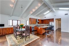 GORGEOUS HOME IN THE HEART OF THE MANHATTAN BEACH'S TREE SECTION
