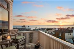 BEAUTIFUL OCEAN VIEW HOME ON ONE OF MANHATTAN BEACH'S MOST COVETED WALK STREETS