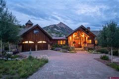 BEAUTIFUL TURNKEY SEVEN BEDROOM HOME