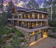 REFINED MOUNTAIN HOME WITH COMMANDING VIEWS