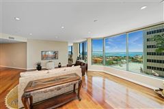 TIMELESS RESIDENCE AT THE PRESTIGIOUS PARK LAUREL