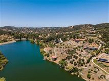 LAKEFRONT PROPERTY