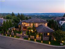 UNMATCHED QUALITY AND CRAFTSMANSHIP WITH PANORAMIC VIEWS