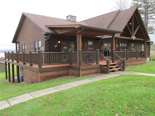 Stately And Spcaious Lakefront Log Cabin New York Luxury Homes