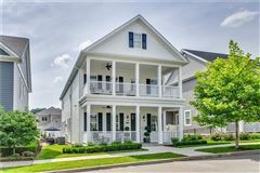 POPULAR EDGEWATER NEIGHBORHOOD