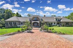 A BREATHTAKING COUNTRY MANOR HOME