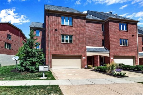 Exceptional All Brick End Unit Townhouse New York Luxury Homes Mansions For Sale Luxury Portfolio