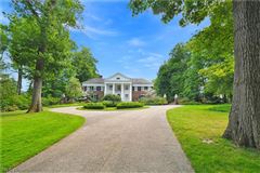 MAGNIFICENT IN TOWN ESTATE