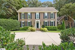 GORGEOUS TRADITIONAL CUSTOM BUILT HOME