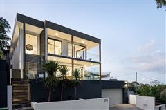 ENORMOUS AND SPACIOUS BALMORAL HOME