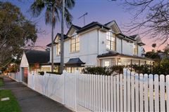CHARMING PROPERTY WITH ELEGANT STYLE