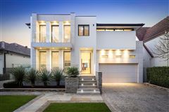 GRAND LUXURY WITH FUNCTIONALITY
