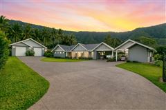 EXCEPTIONAL ACREAGE LIFESTYLE PROPERTY