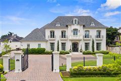 AN EXCEPTIONAL STANDARD OF ARCHITECTURE AND CRAFTSMANSHIP