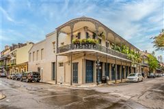 FRENCH QUARTER MAGNIFICENCE