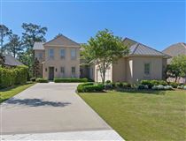 A STUNNING HOME