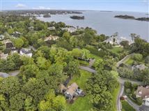 WATERFRONT BLUE CARRIAGE HOUSE