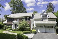 BEAUTIFUL CLASSIC CENTER HALL COLONIAL HOME
