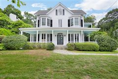 A WHITE CLAD VICTORIAN STYLE HOME IN RIVERSIDE