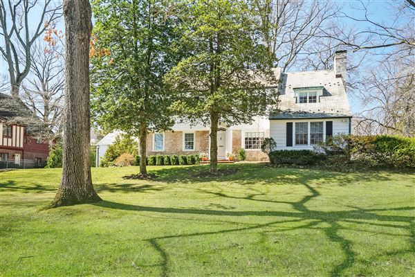 New Rochelle Luxury Homes and New Rochelle Luxury Real Estate