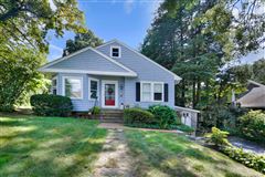 CHARMING THREE-BEDROOM BUNGALOW