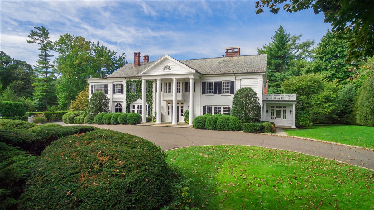 Georgian Colonial Mansion completely modernized georgian colonial | connecticut luxury homes Georgian Colonial Mansion completely modernized georgian colonial | connecticut luxury homes