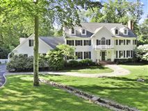 BEAUTIFUL COLONIAL ON THE PERFECT LAND