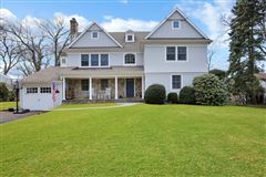 RARE OPPORTUNITY TO LIVE IN HAVEMEYER PARK