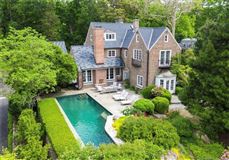 GRACIOUS TRADITIONAL ENGLISH HOME