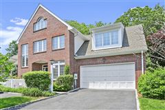 SPACIOUS PHEASANT RUN CONDO