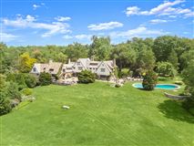 SPECTACULAR 8-PLUS-ACRE ROUND HILL ESTATE