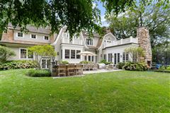 ULTRA-CHIC EIGHT BEDROOM HOME